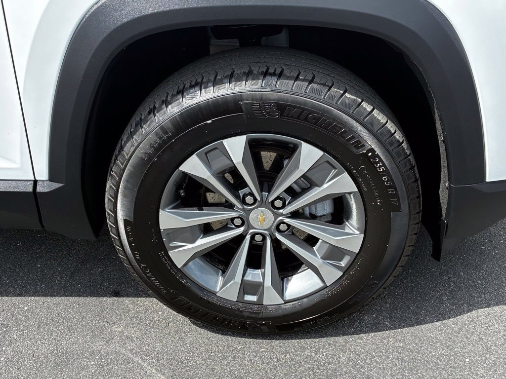 Certified 2026 Chevrolet Equinox LT w/ Convenience Package II AWD/4WD image 44