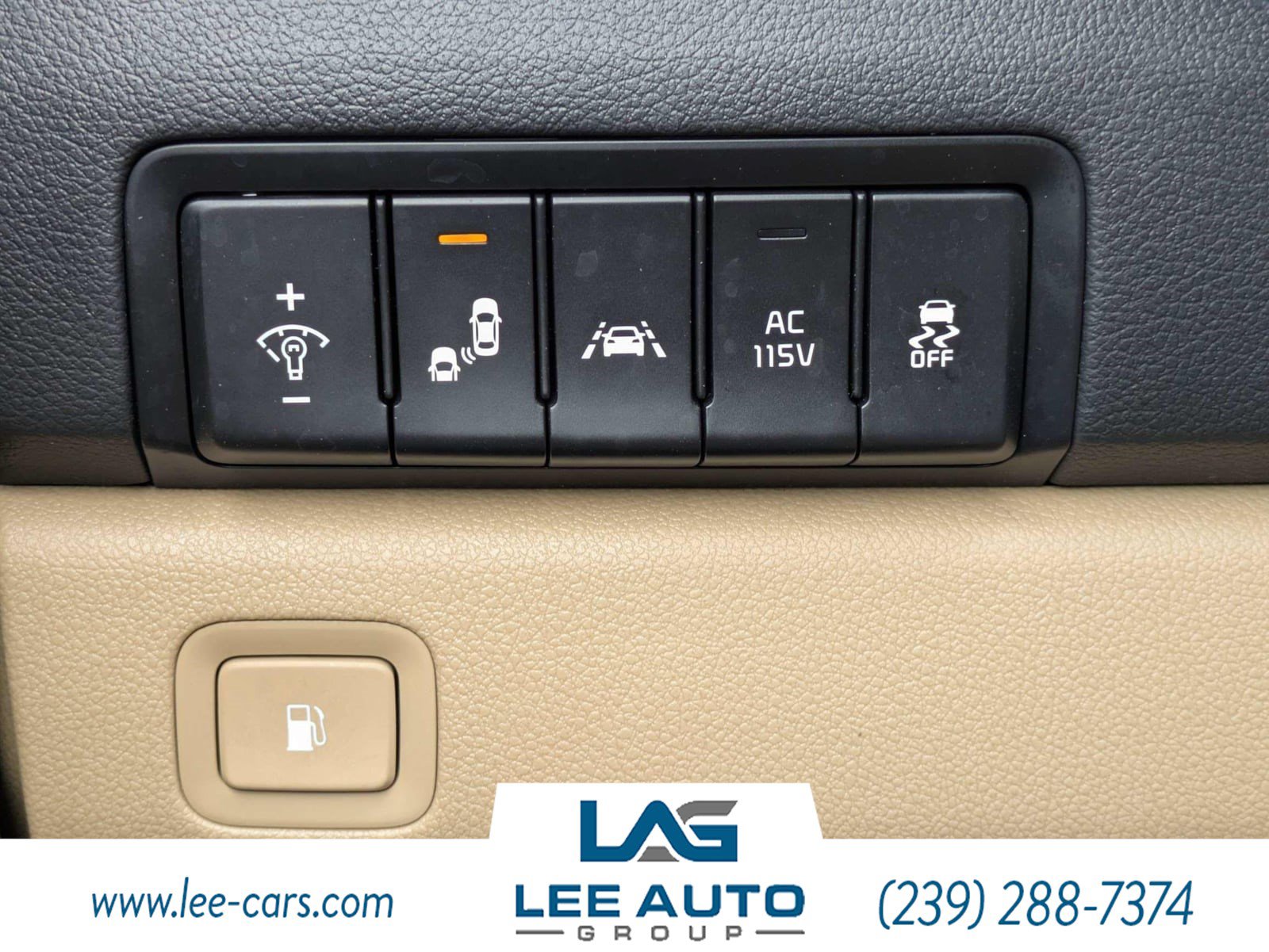 Used 2017 Kia Sedona SX Limited w/ Option Group 030 FWD image 21