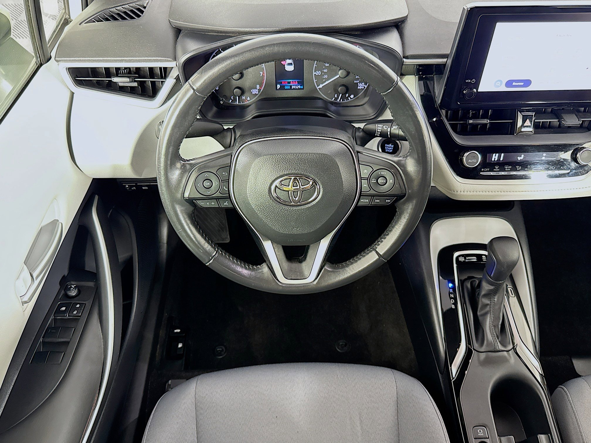 Used 2023 Toyota Corolla SE FWD image 16