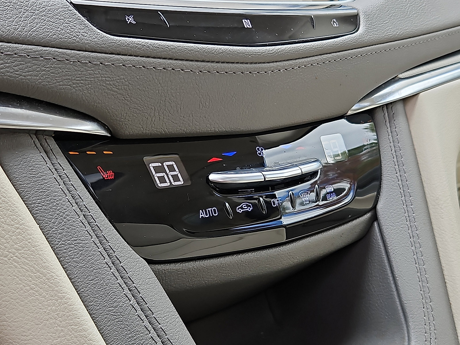 Used 2021 Cadillac XT5 Premium Luxury image 16