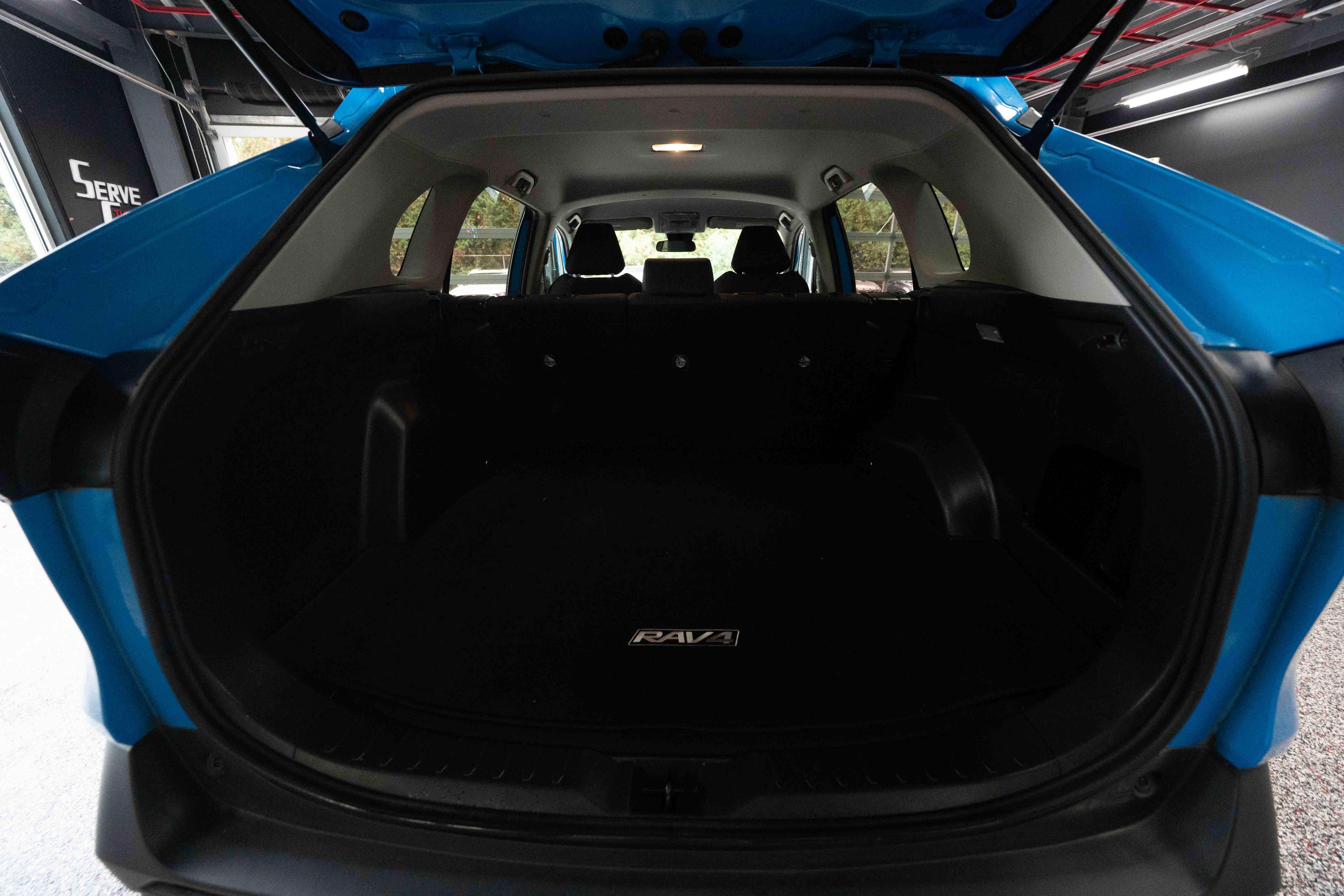 Used 2019 Toyota RAV4 LE w/ Carpet Mat Package AWD/4WD image 28