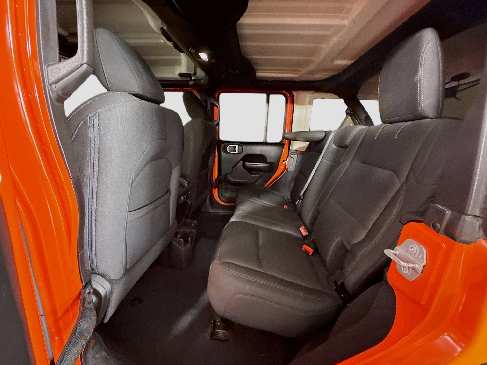 Used 2018 Jeep Wrangler Unlimited Sport S image 25