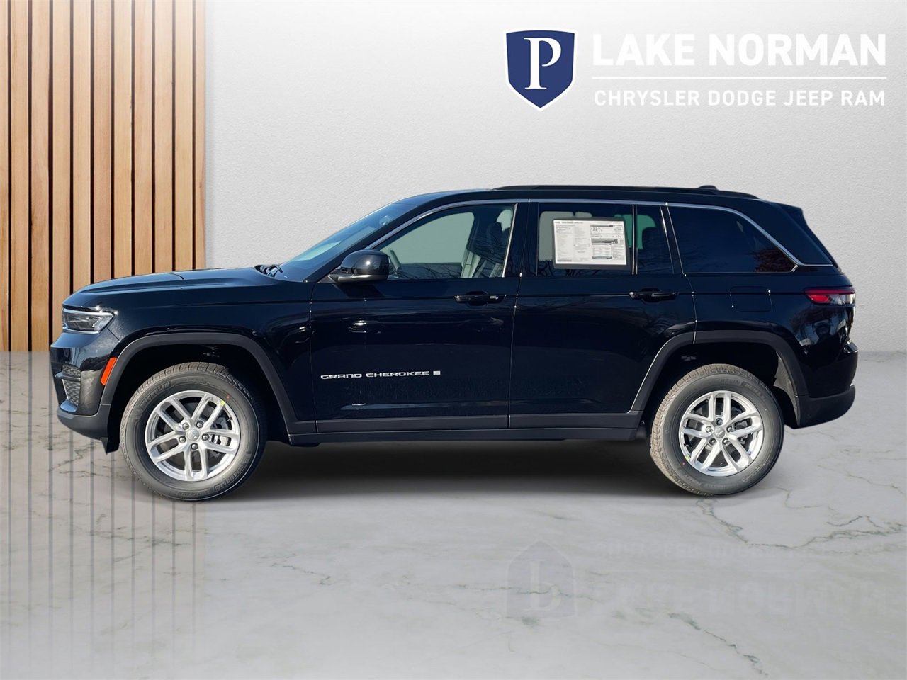 New 2025 Jeep Grand Cherokee Laredo X image 6