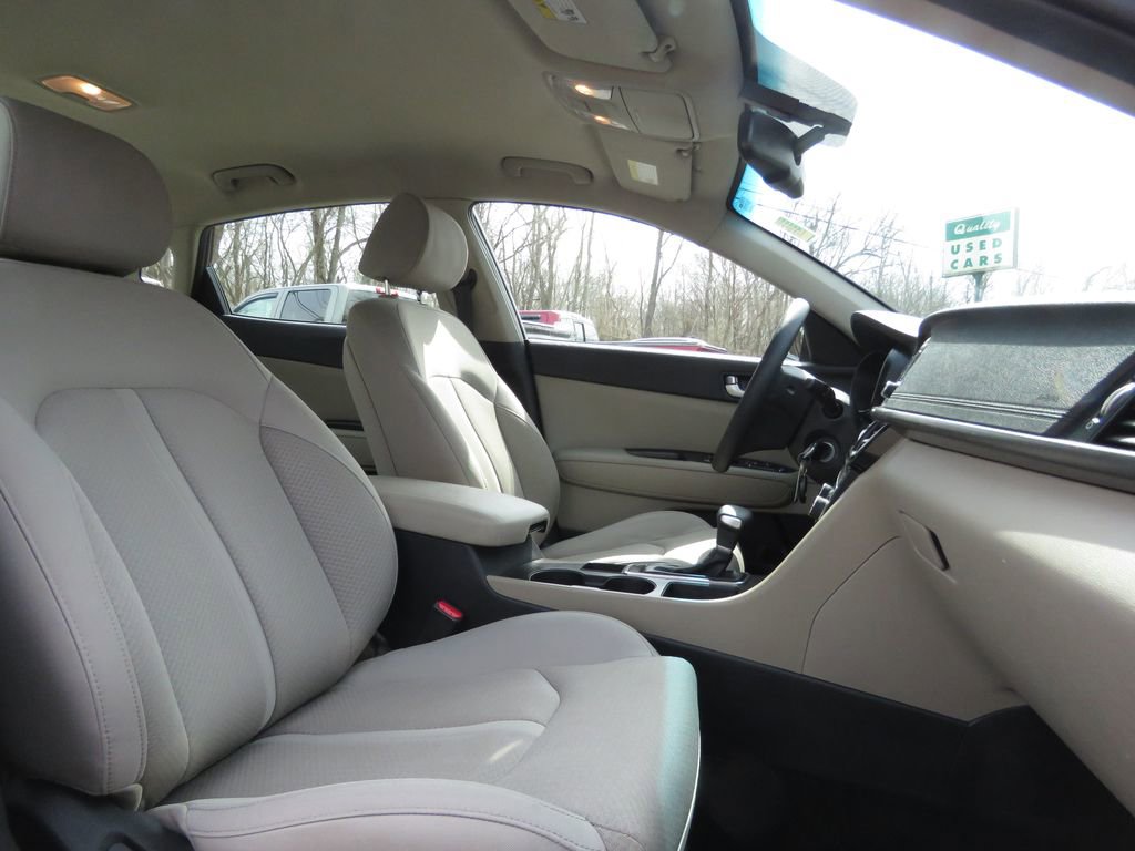 Used 2016 Kia Optima LX w/ LX Convenience Package image 13