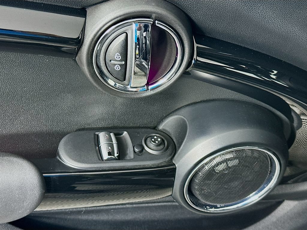 Used 2017 MINI Cooper S FWD image 16