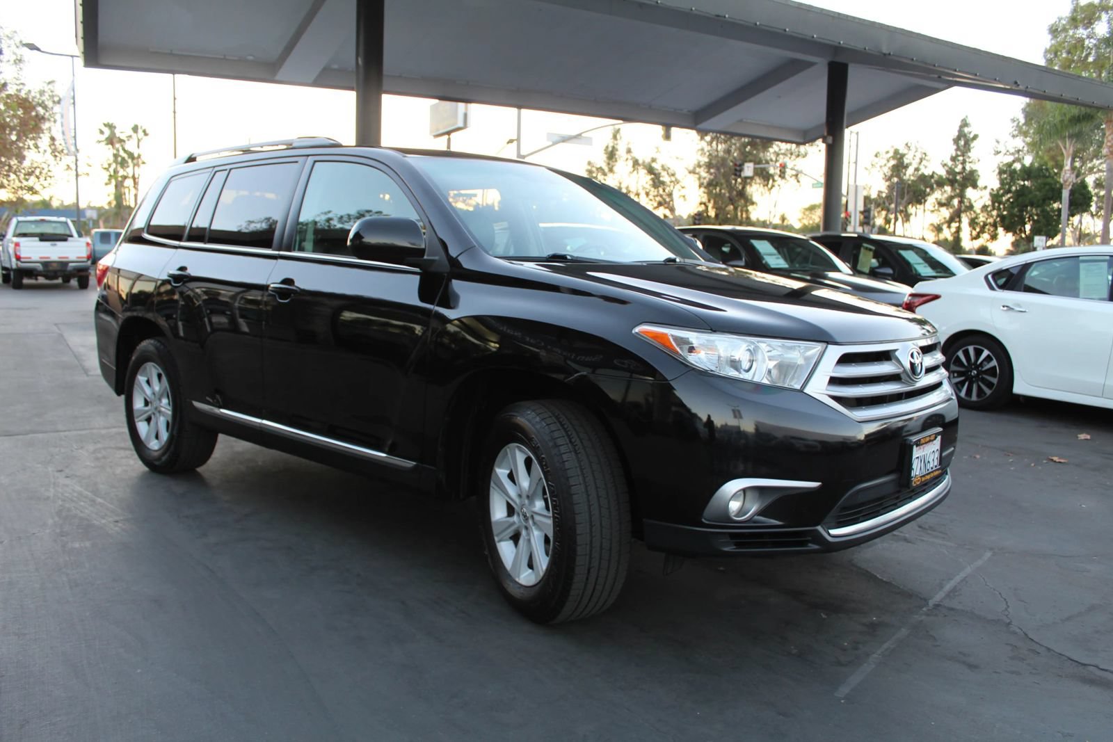 Used 2013 Toyota Highlander SE FWD image 7