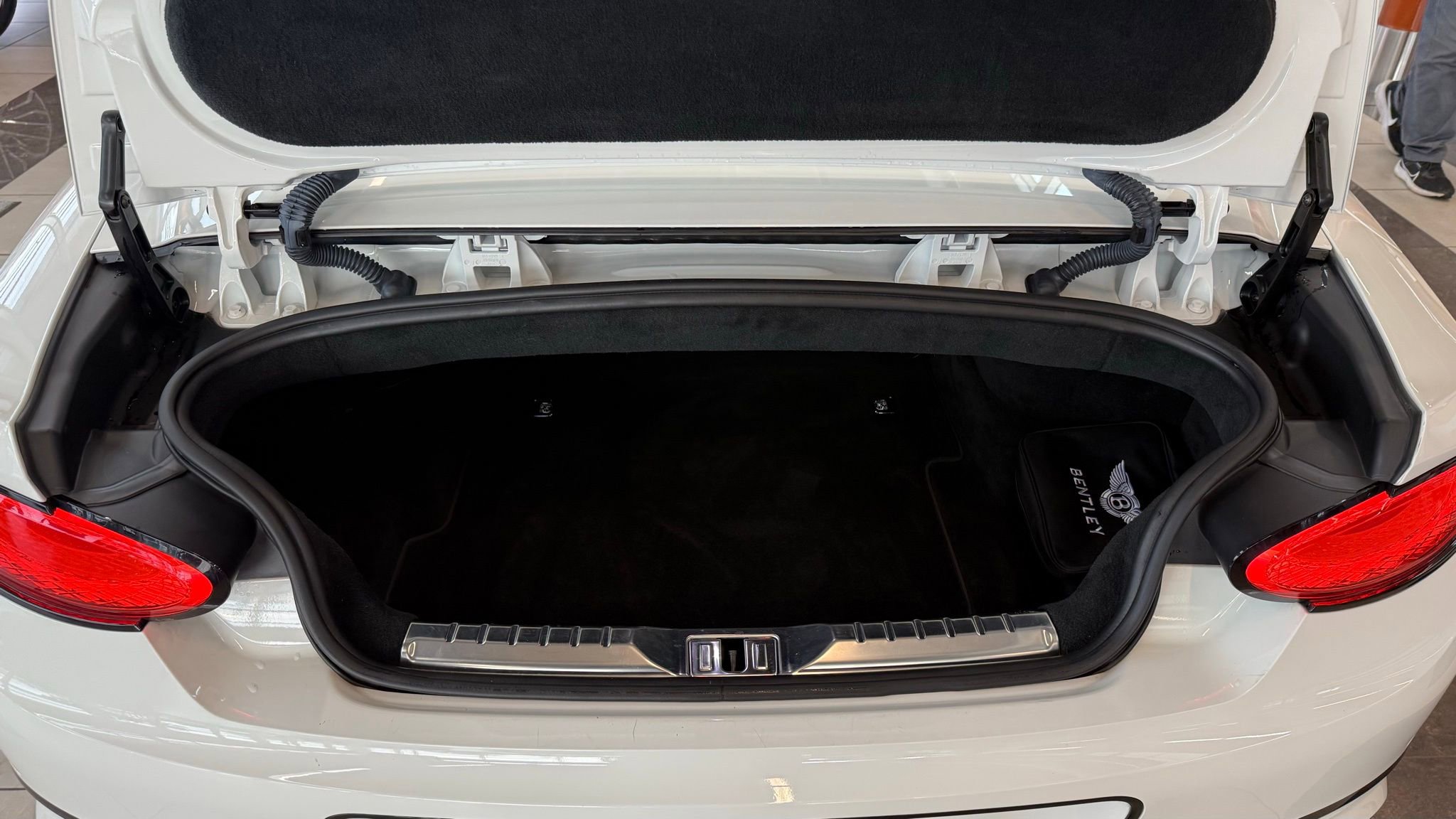 Used 2020 Bentley Continental GT image 50