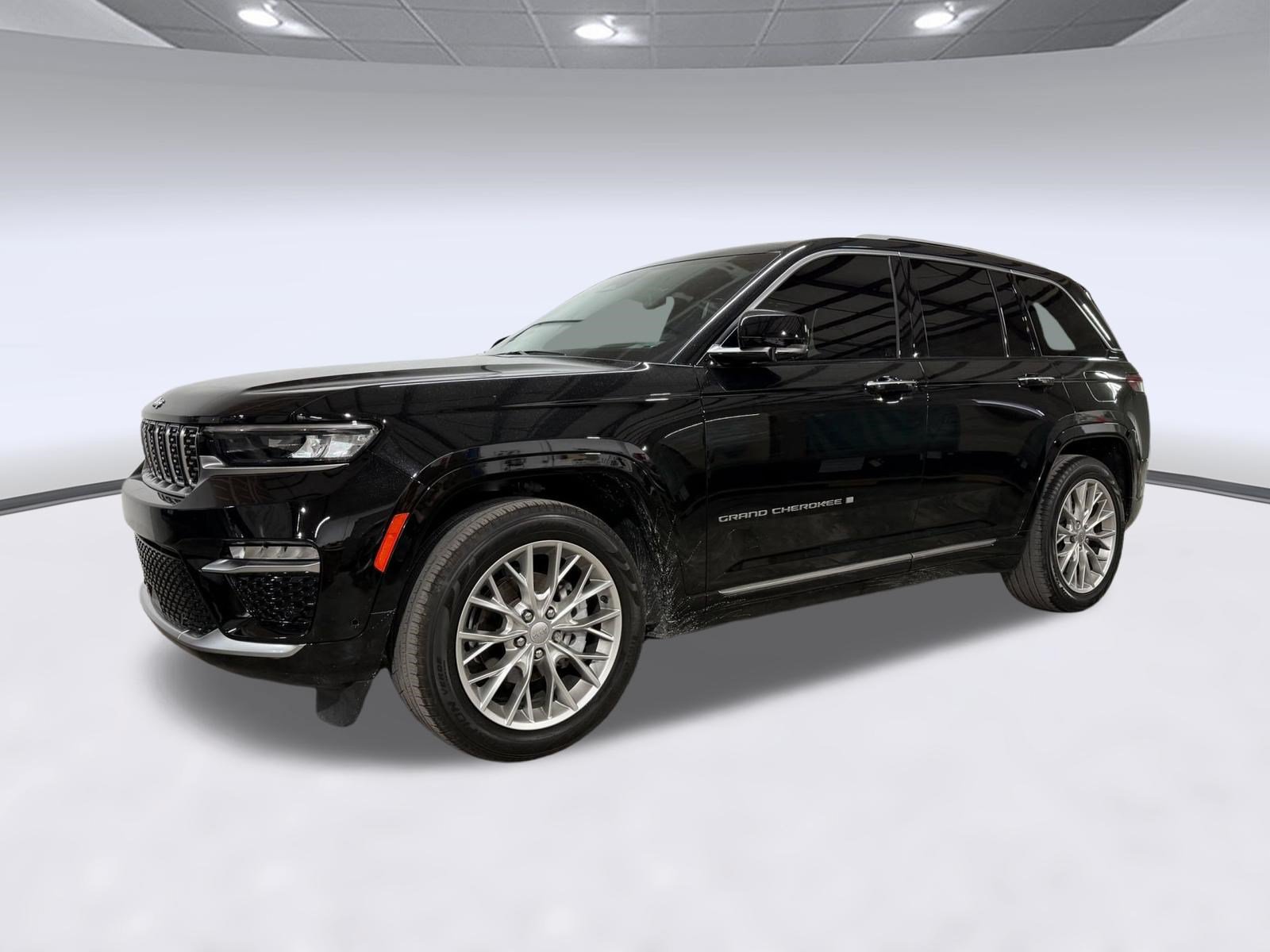 Used 2022 Jeep Grand Cherokee Summit w/ Adv Protech Group IV AWD/4WD image 28