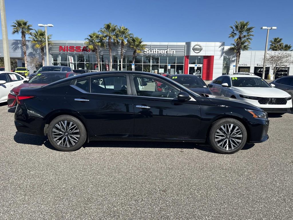 Certified 2024 Nissan Altima 2.5 SV image 2