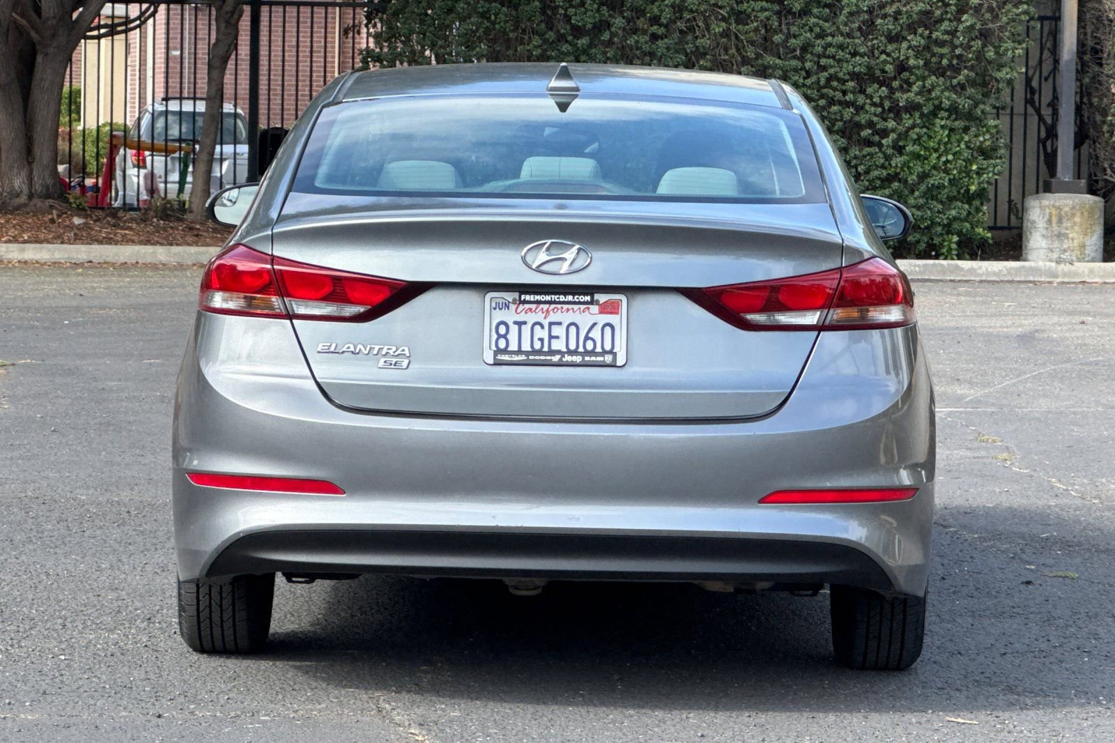 Used 2017 Hyundai Elantra SE image 4