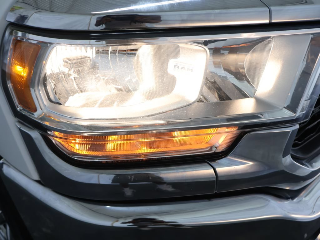 Used 2020 RAM 2500 Tradesman w/ Chrome Appearance Group RWD image 29