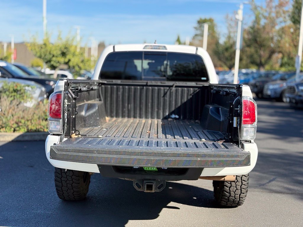 Used 2020 Toyota Tacoma TRD Off-Road w/ TRD Premium Off Road Package AWD/4WD image 11