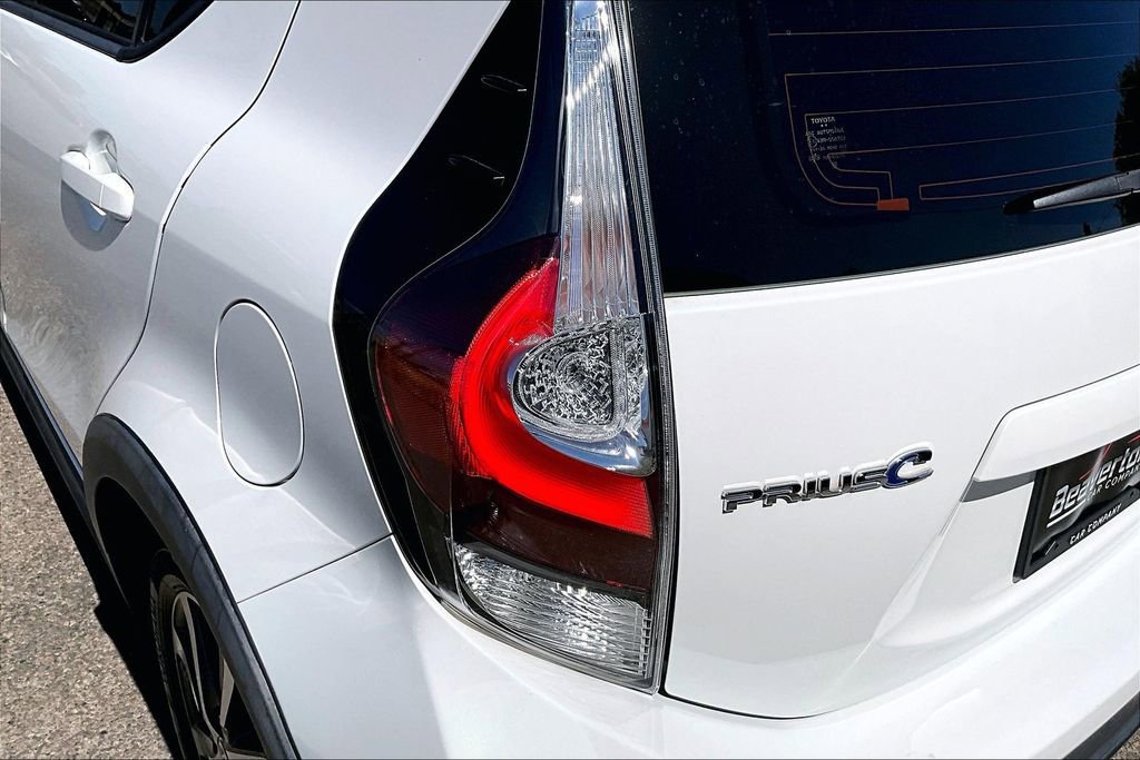 Used 2018 Toyota Prius C One w/ Carpet Mat Package FWD image 28