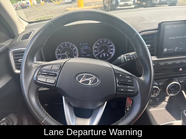 Used 2021 Hyundai Venue SEL FWD image 11