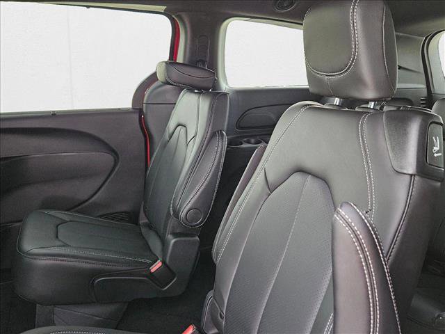 New 2025 Chrysler Pacifica Select image 15