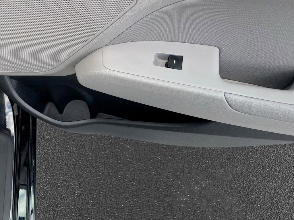 Used 2020 Hyundai Elantra SEL FWD image 29