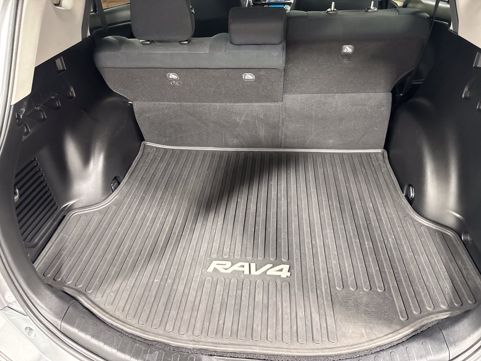 Used 2017 Toyota RAV4 XLE AWD/4WD image 26