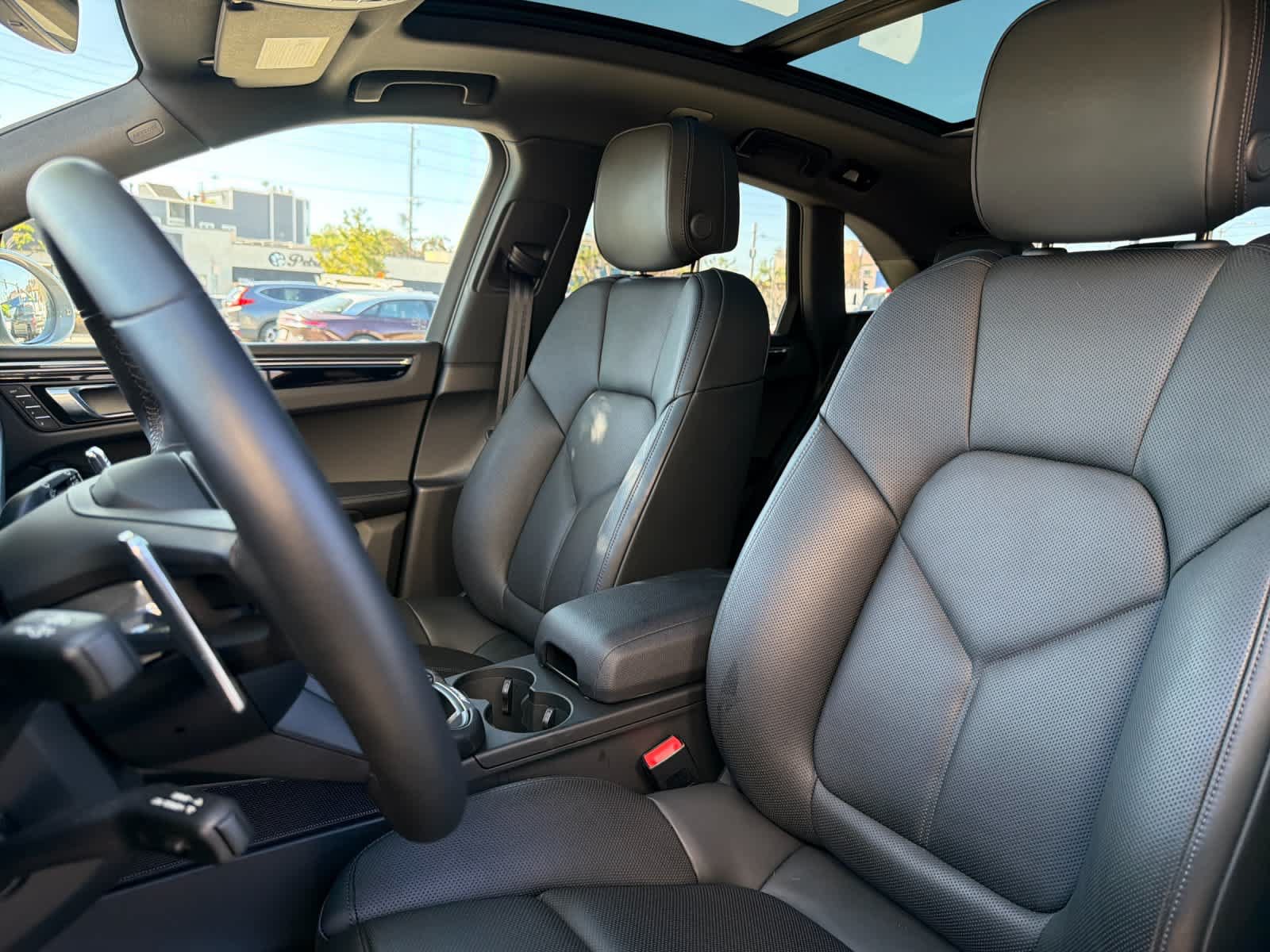 New 2026 Porsche Macan AWD/4WD image 5