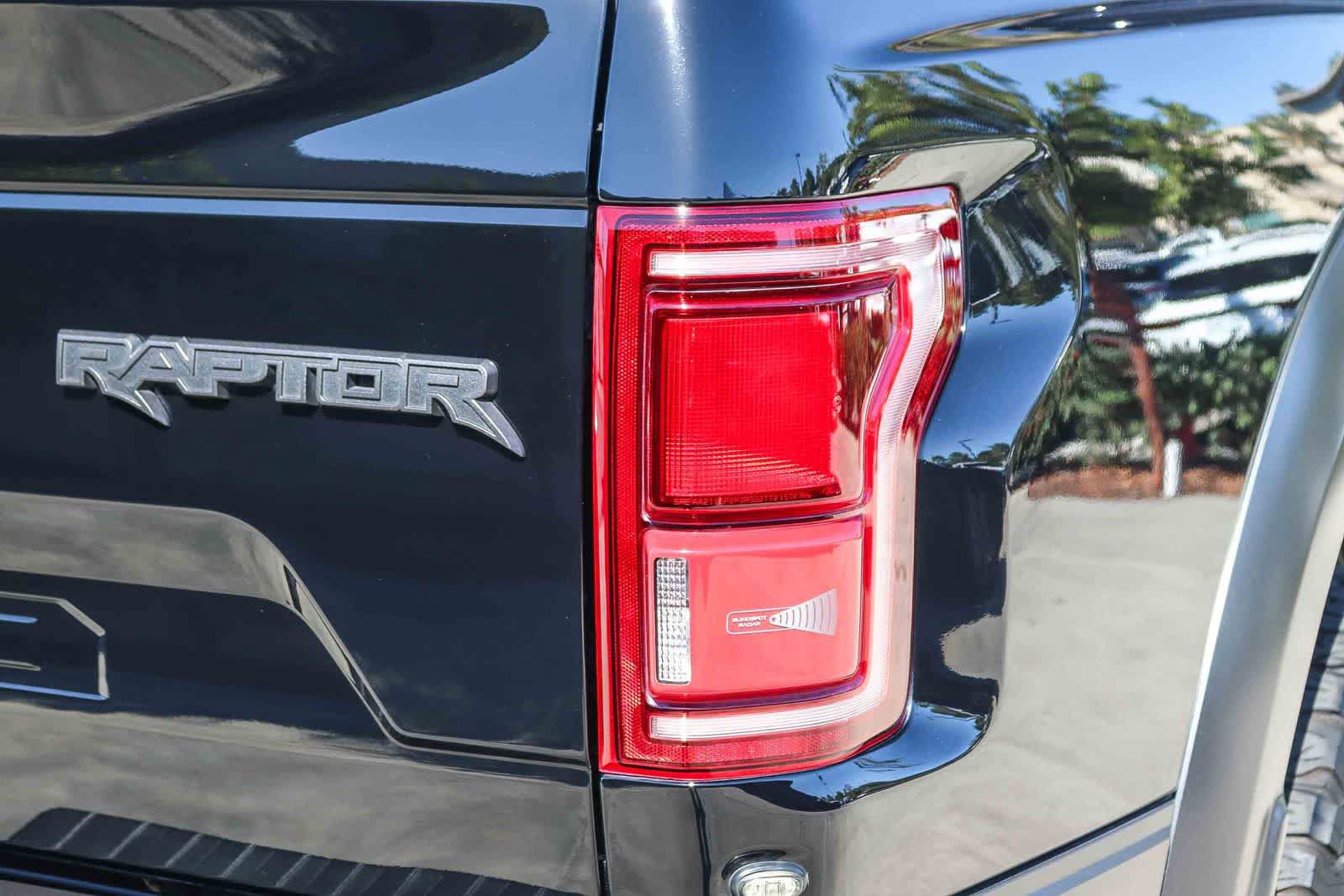 Used 2018 Ford F150 Raptor w/ Equipment Group 802A Luxury AWD/4WD image 7