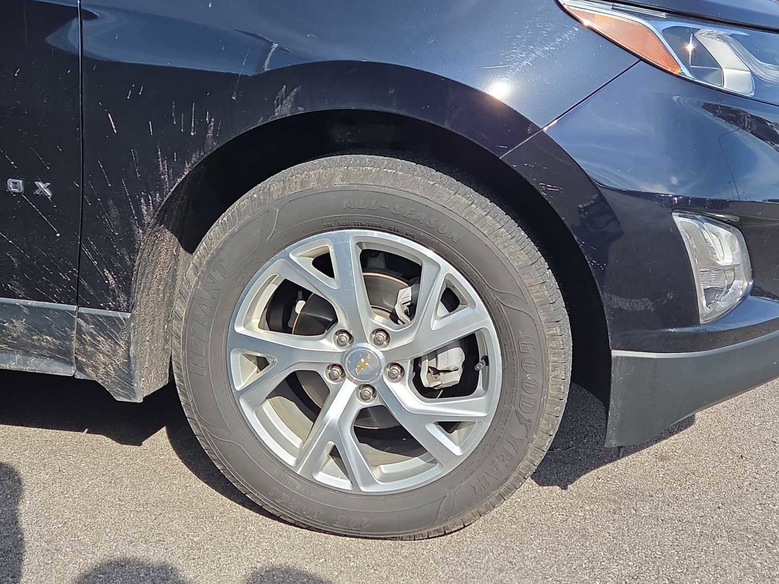 Used 2020 Chevrolet Equinox Premier image 2