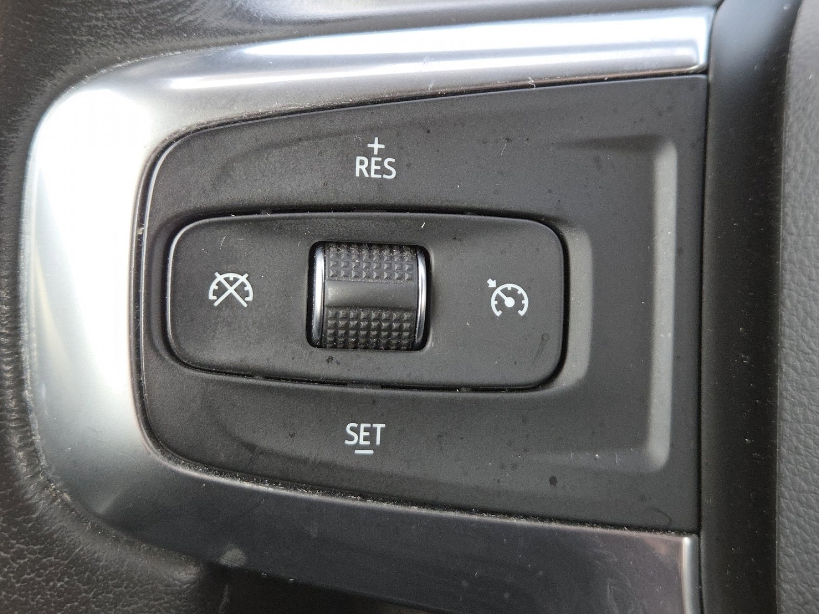 Used 2020 Chevrolet Blazer LT FWD image 9