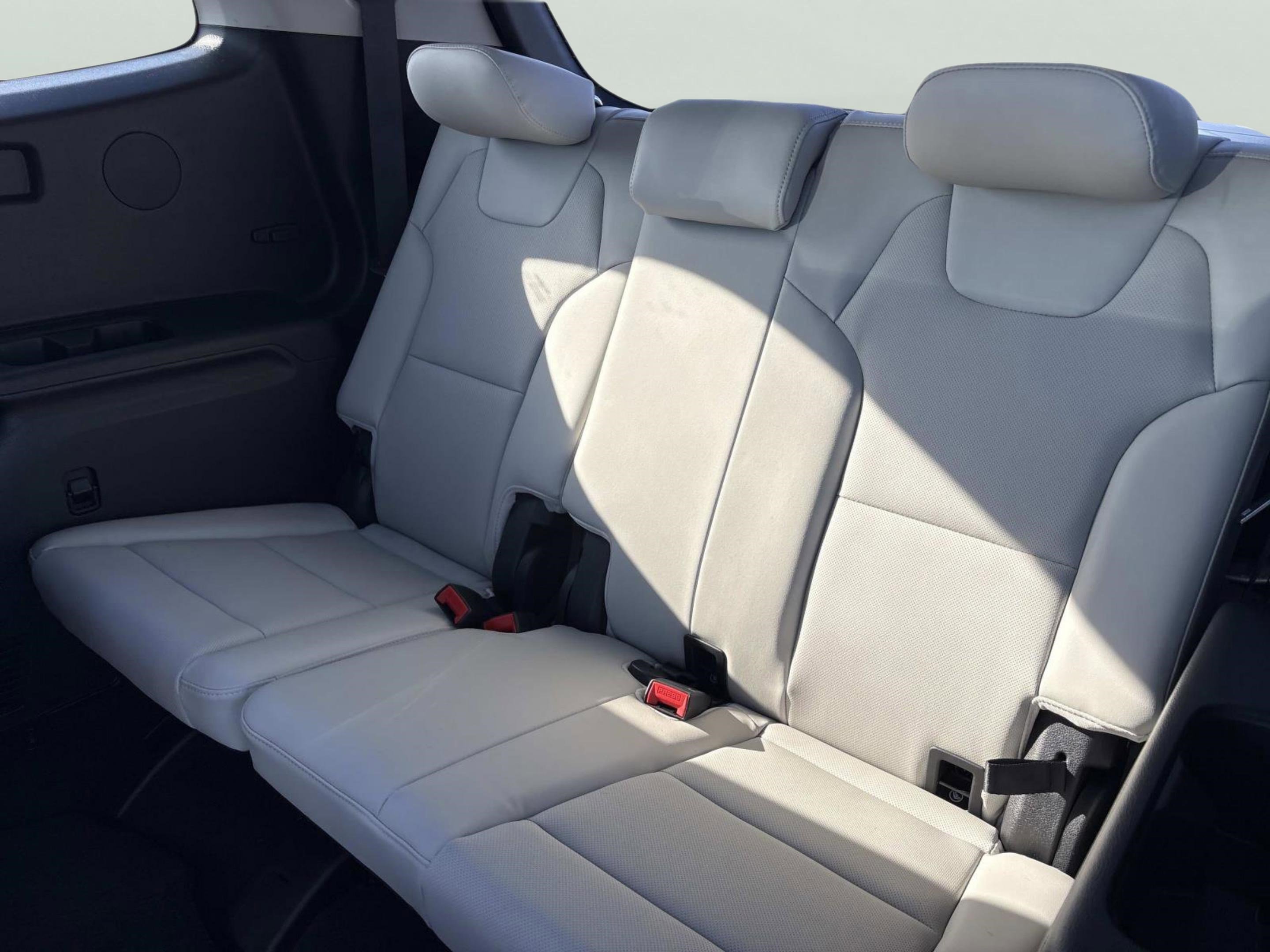 New 2025 Kia Telluride S image 15