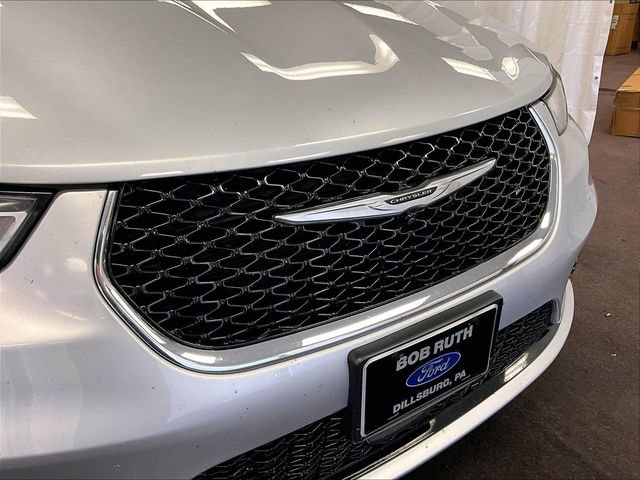 Used 2022 Chrysler Pacifica Limited AWD/4WD image 30
