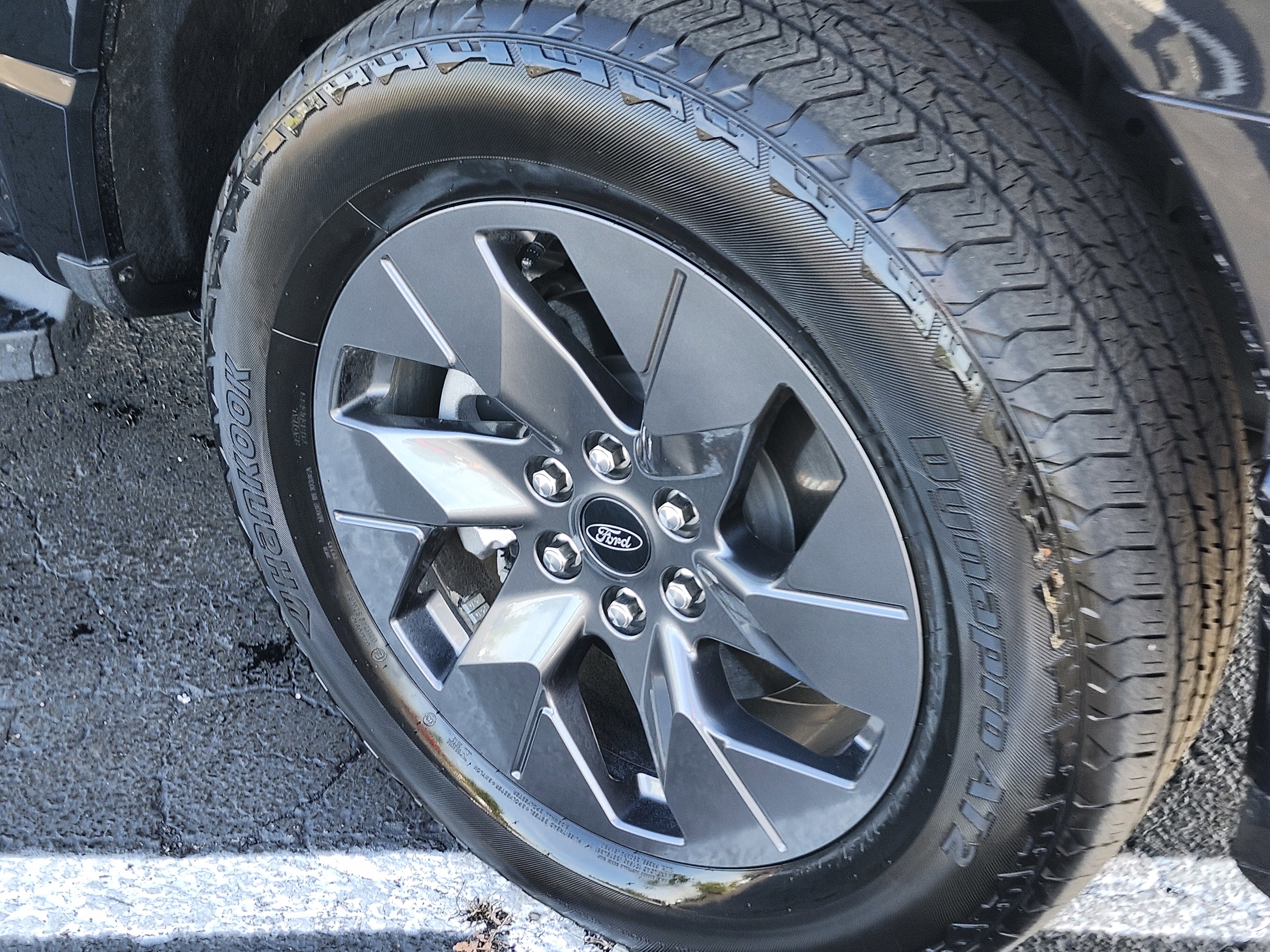 Used 2023 Ford F150 Lightning Lariat image 34