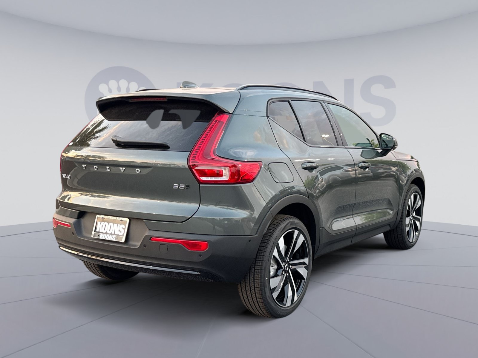 New 2026 Volvo XC40 B5 Plus w/ Climate Package AWD/4WD image 7