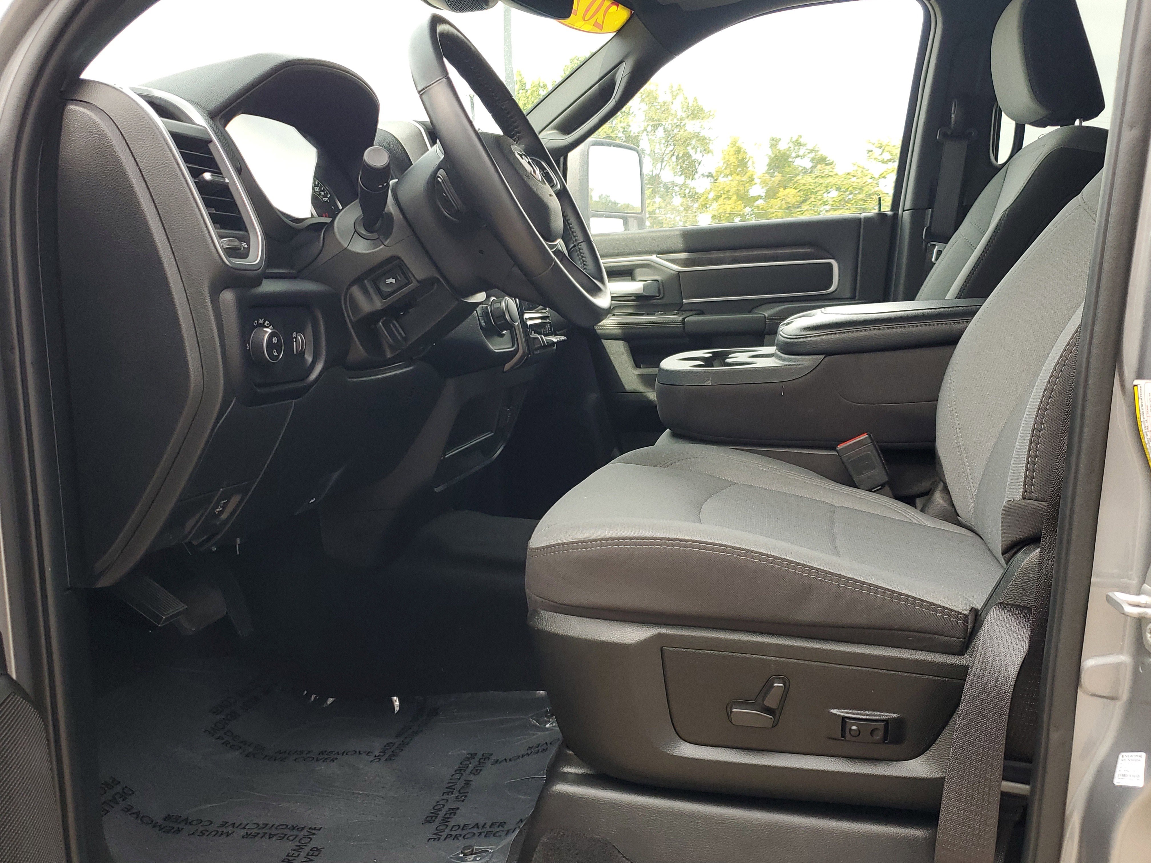 Used 2024 RAM 2500 Big Horn w/ Safety Group image 8