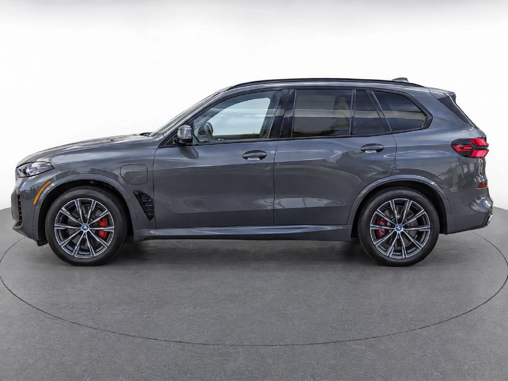 Certified 2024 BMW X5 xDrive50e w/ Executive Package AWD/4WD image 8