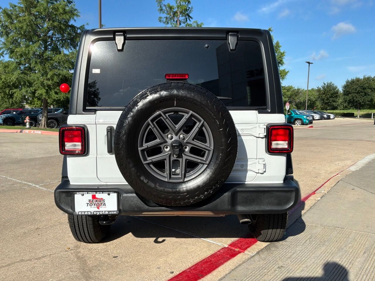 Used 2025 Jeep Wrangler Unlimited Sport AWD/4WD image 7