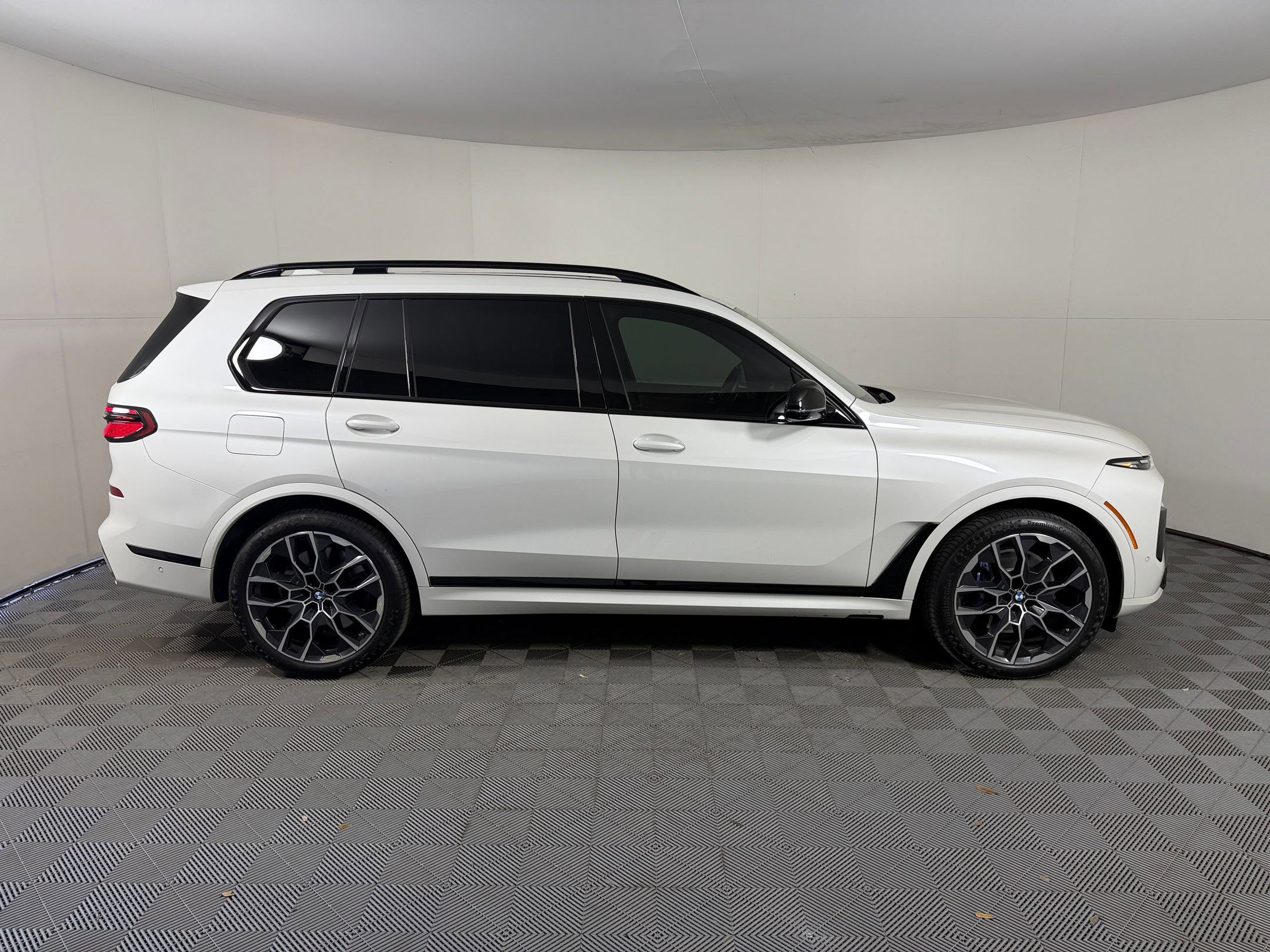 Certified 2024 BMW X7 M60i w/ Climate Comfort Package image 8
