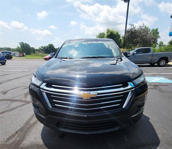 Used 2023 Chevrolet Traverse LT FWD image 2