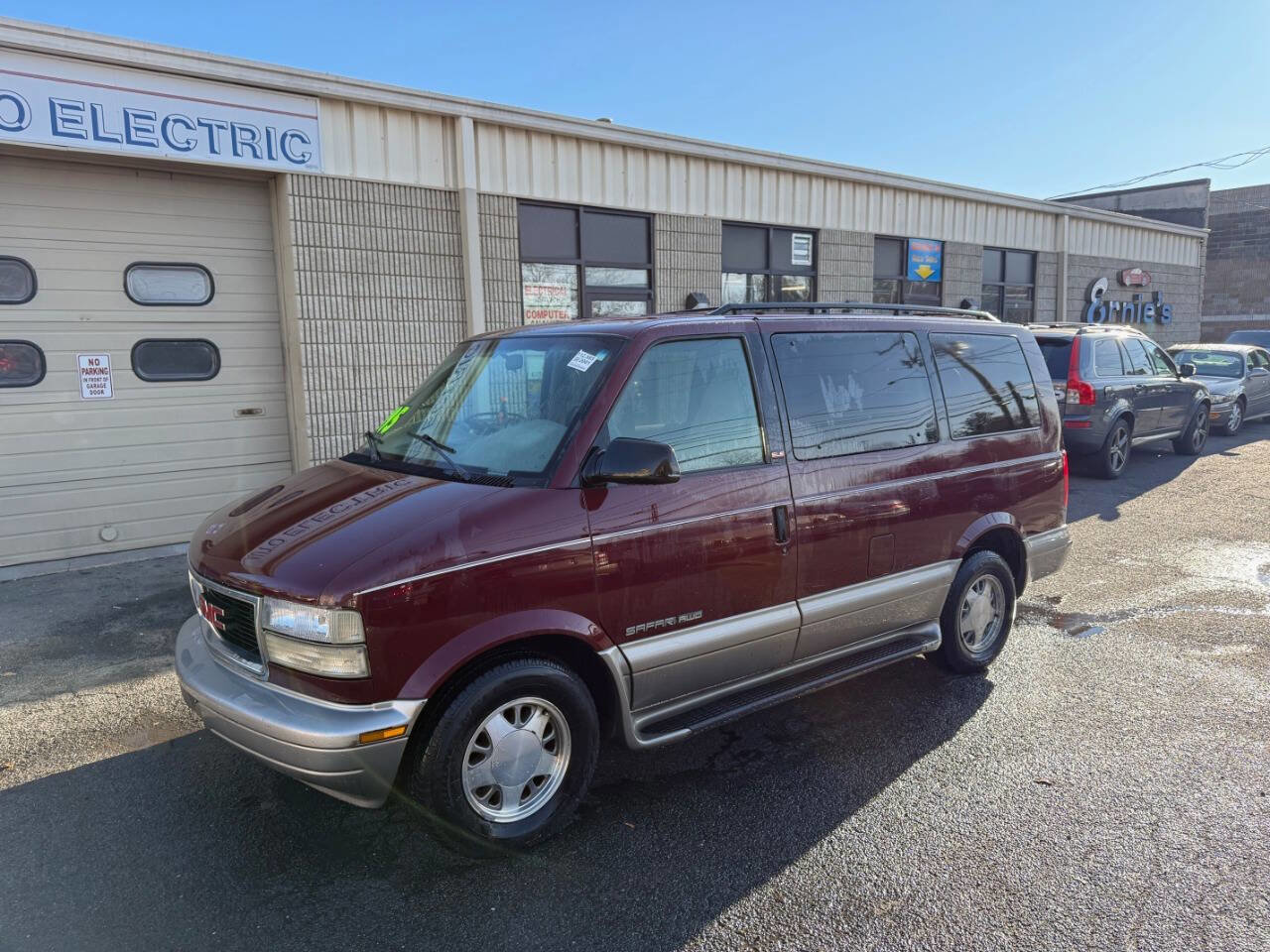 Used 2001 GMC Safari AWD