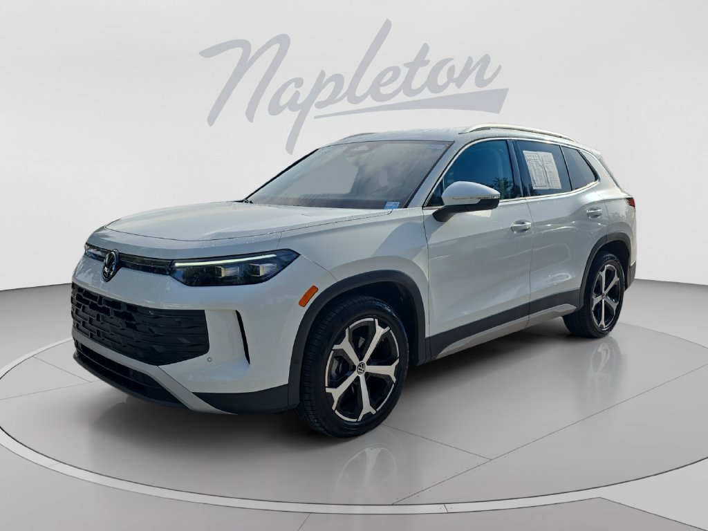 New 2025 Volkswagen Tiguan SE FWD image 1