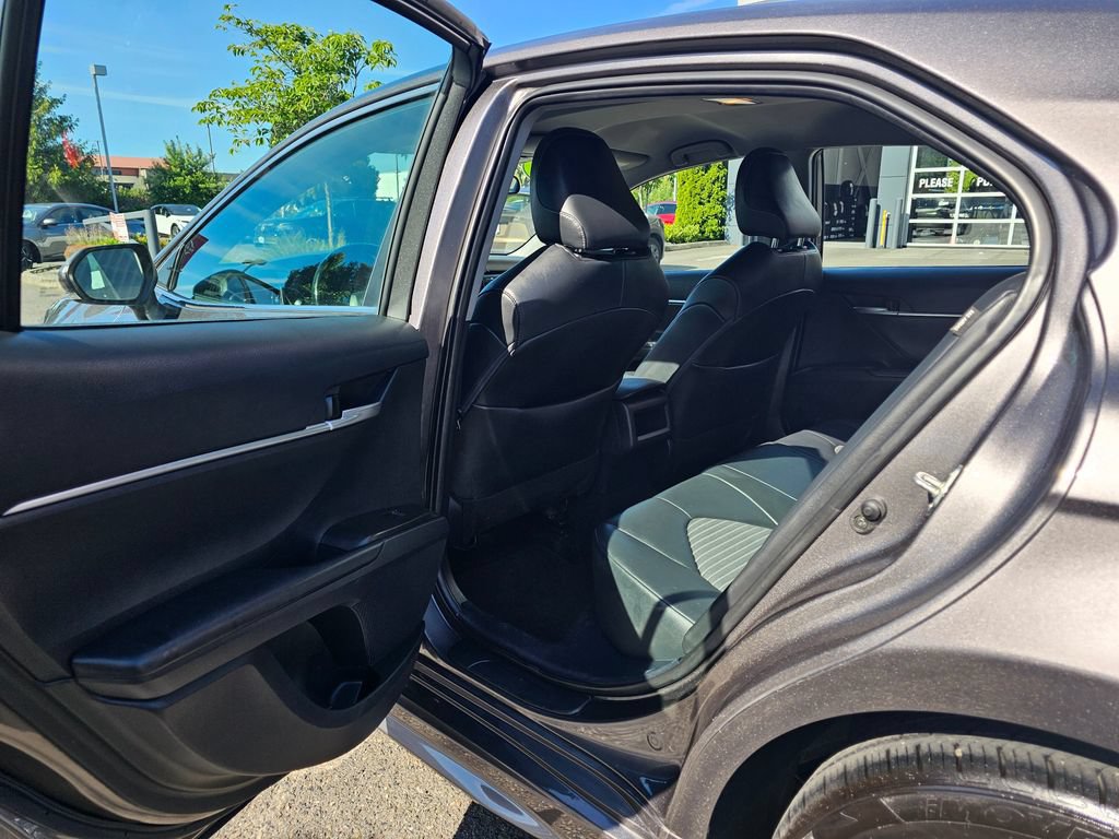 Used 2024 Toyota Camry SE FWD image 12