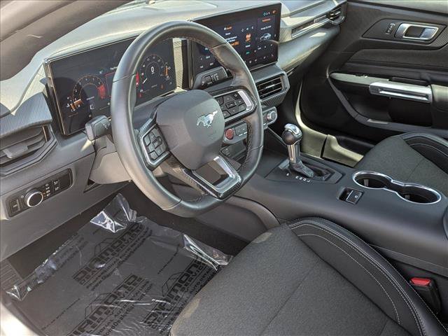 Used 2025 Ford Mustang Coupe RWD image 10