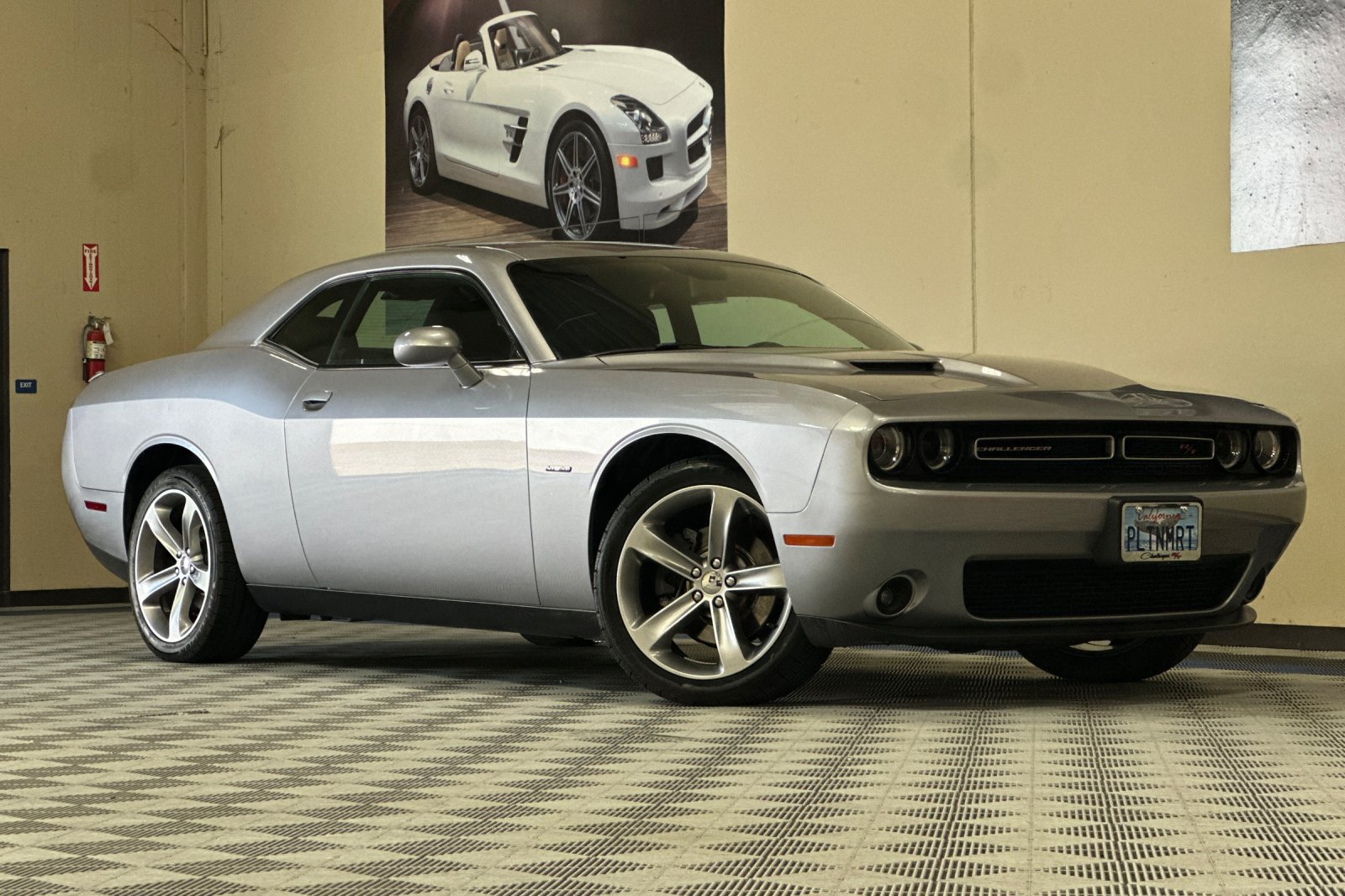 Used 2015 Dodge Challenger R/T w/ Quick Order Package 28B R/T RWD image 2