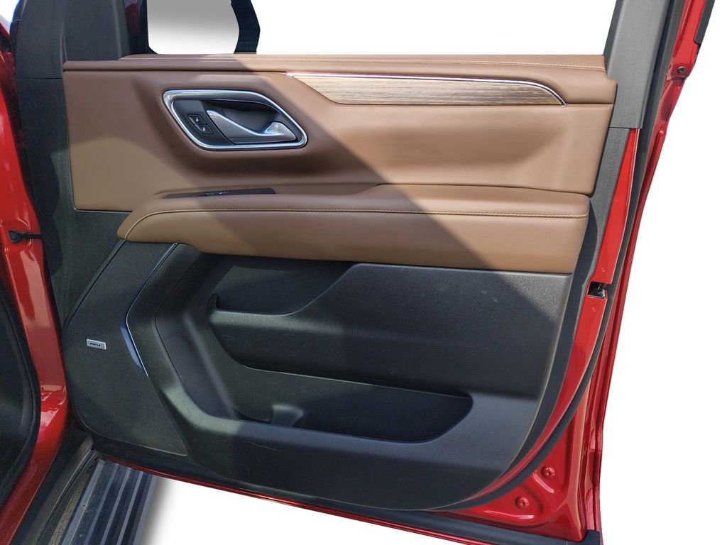 Used 2023 Chevrolet Suburban High Country image 17