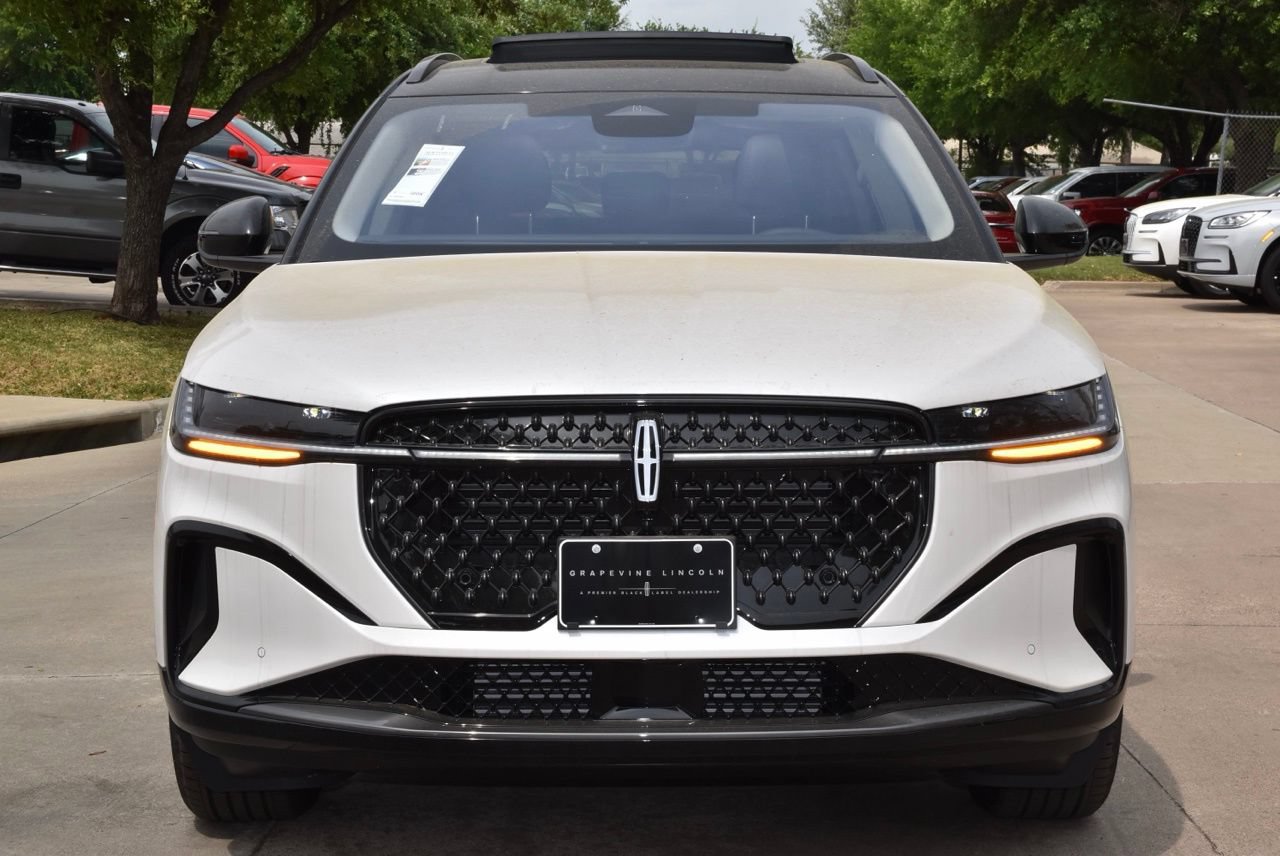 New 2026 Lincoln Nautilus Reserve w/ Jet Appearance Package AWD/4WD image 9