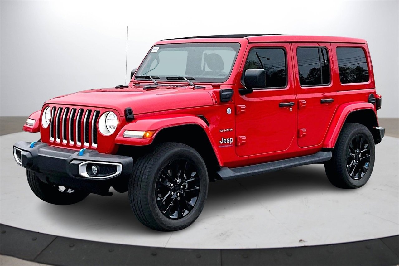 Used 2023 Jeep Wrangler Unlimited Sahara w/ Cold Weather Group image 4