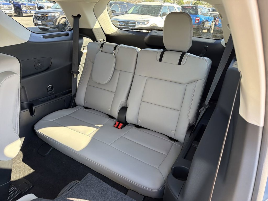 New 2026 Ford Explorer Active w/ Active Comfort Package RWD image 26