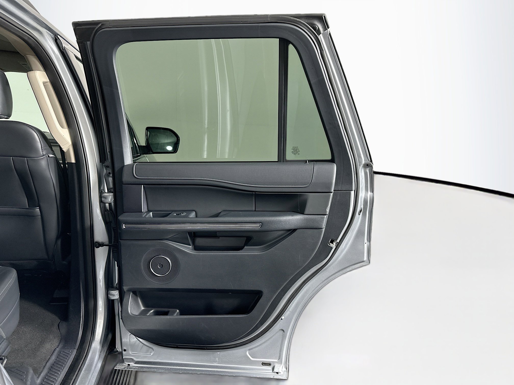 Used 2024 Ford Expedition XLT image 32