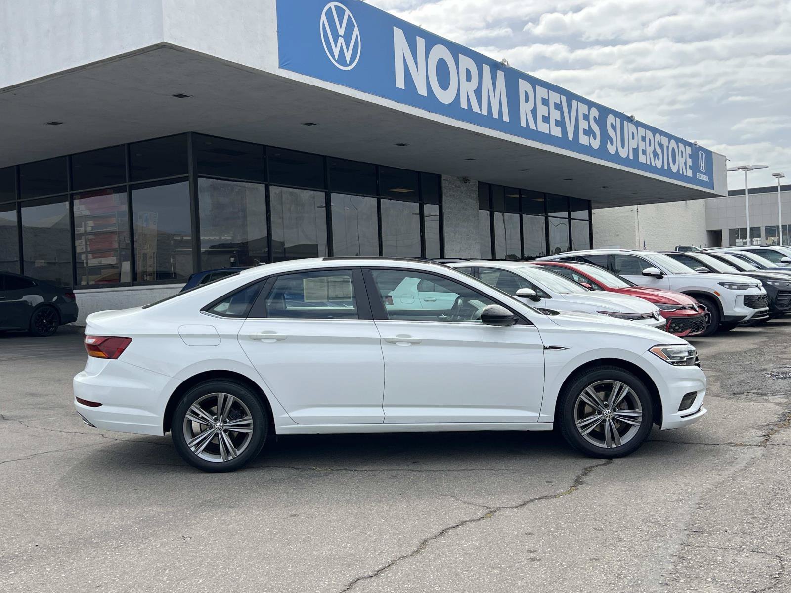 Used 2019 Volkswagen Jetta R-Line w/ R-Line Cold Weather Package FWD image 24