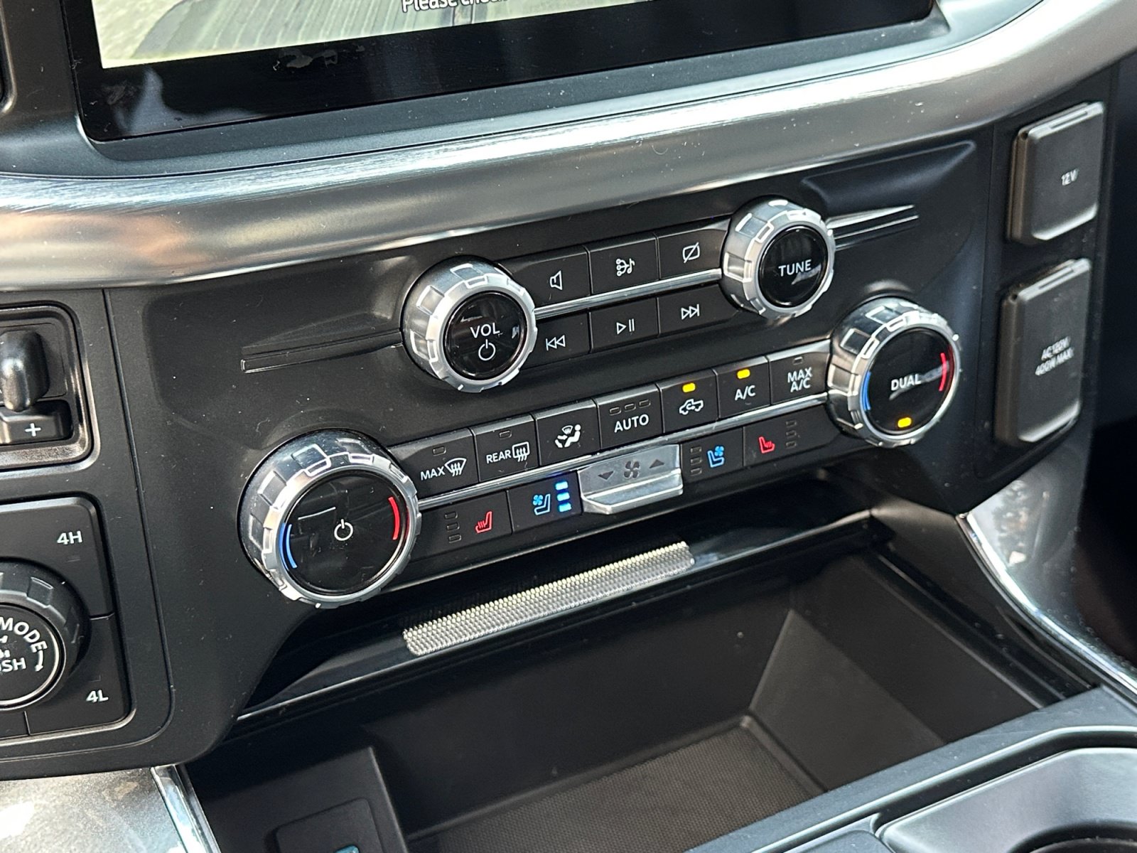 Used 2022 Ford F150 Lariat AWD/4WD image 17