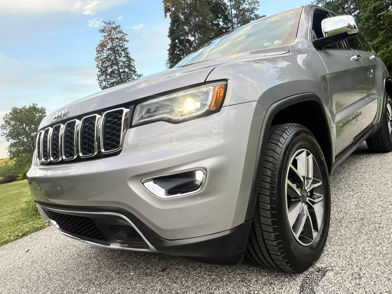 Used 2019 Jeep Grand Cherokee Limited w/ Luxury Group II AWD/4WD image 95
