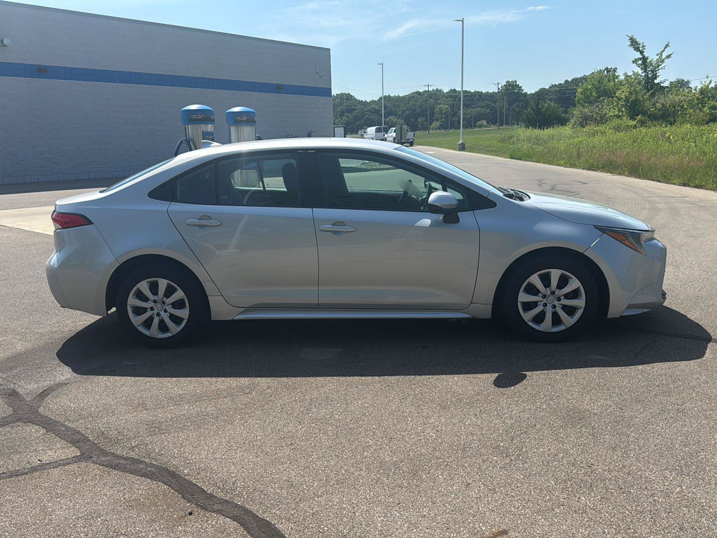 Used 2024 Toyota Corolla LE FWD image 6