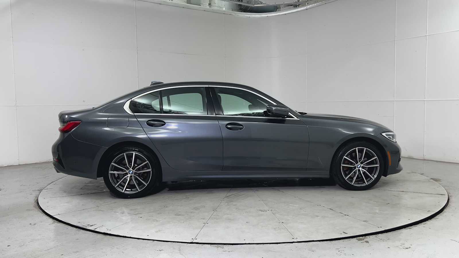 Used 2021 BMW 330e xDrive w/ Premium Package image 9