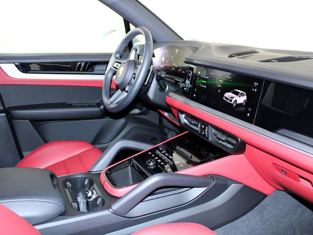Certified 2025 Porsche Cayenne image 25